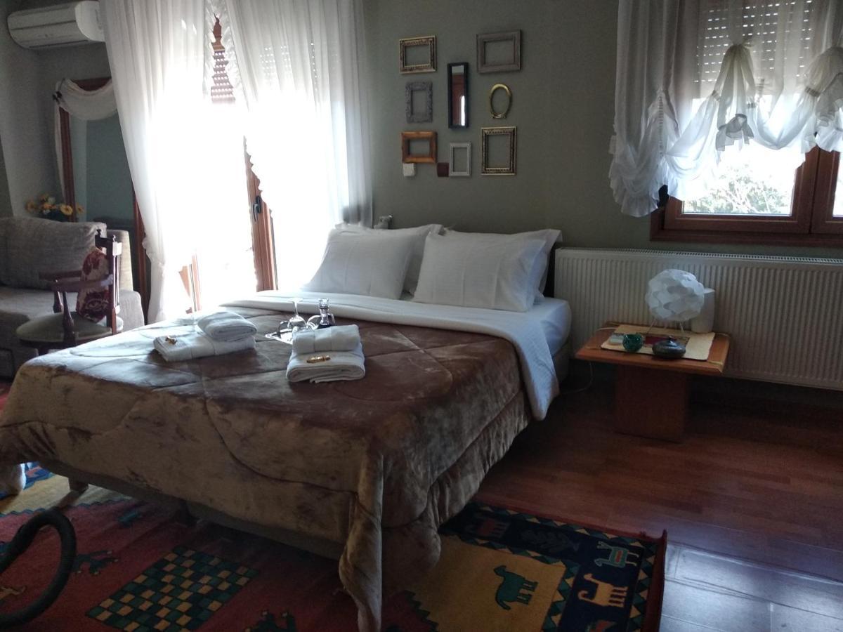House In The Village Fotolívos Екстериор снимка