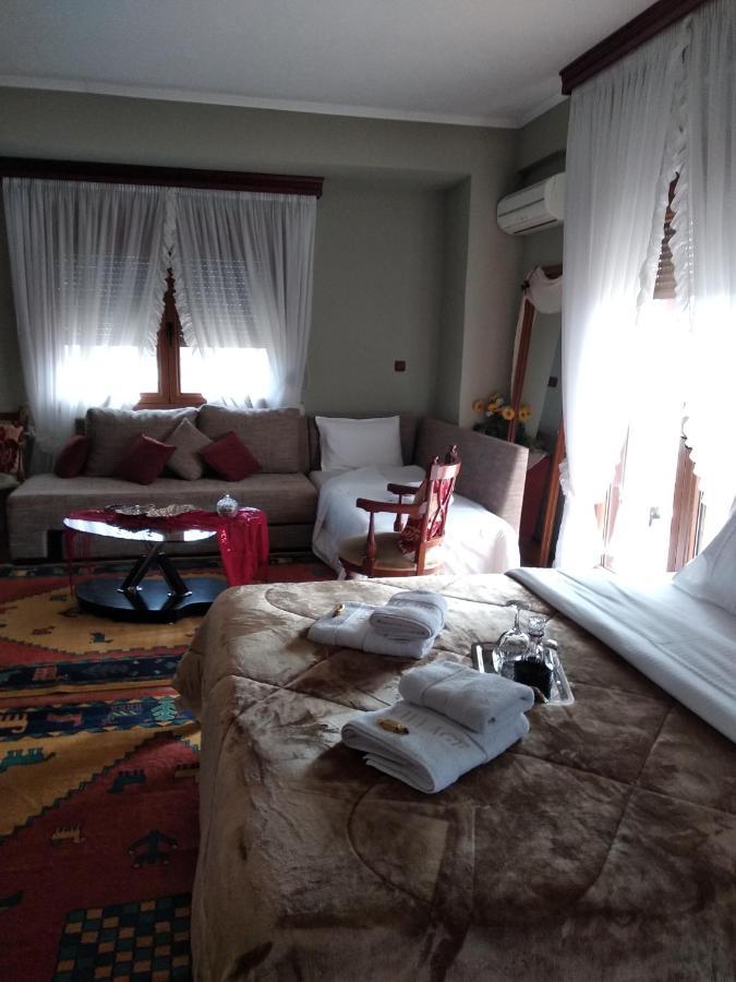 House In The Village Fotolívos Екстериор снимка